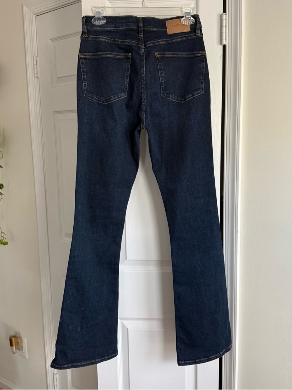 Desigual Dark Wash Flare Jeans Embroidered Heart Detail Size 38 US 6 Cotton - Picture 7 of 8